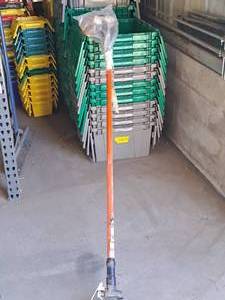 lot 127 image: Stanley 6 Hydraulic Pole Saw CS25