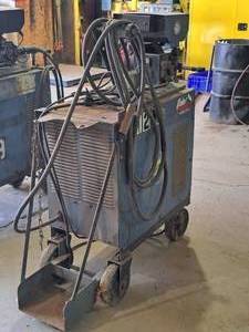 lot 132 image: Miller Millermatic Constant Potential DC Arc Welder S-52E