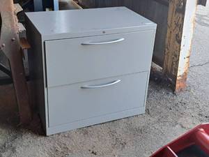 lot 151 image: Metal Lateral File Cabinet 2-drawer