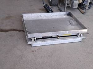 lot 142 image: Slidemaster Sliding Tray