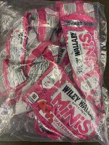 lot 138 image: 10 Bags of Wiley Wallaby Watermelon Licorice Minis