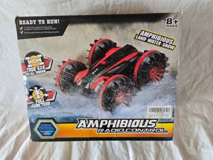 lot 69 image: New, Amphibious Radio Control 4x4