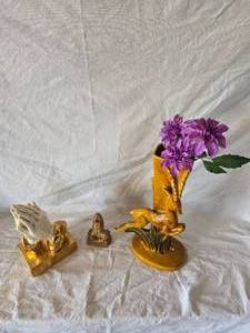 lot 71 image: Praying Hands Figurines and Vintage Gazelle Vase