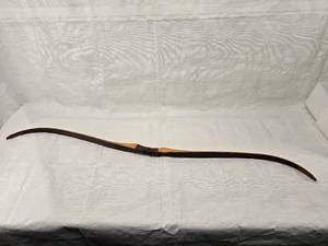 lot 93 image: Bow
