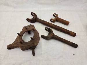 lot 74 image: Misc. Drivetrain Parts, Dana 60