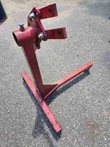 lot 23 image: Engine Stand
