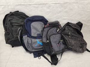 lot 114 image: (4) Backpacks