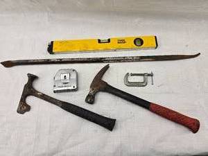 lot 131 image: Misc. Tools Hammers, Tape Measure, Level, Pry Bar