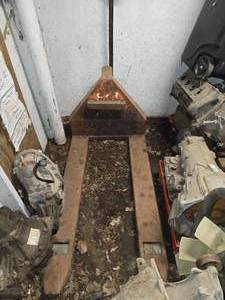 lot 33 image: Pallet Jack