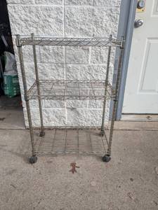 lot 25 image: 3 TIER METAL ROLLING SHELF