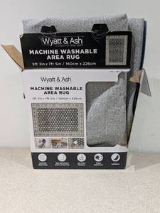 lot 118 image: WYATT & ASH BEATRICE MACHINE WASHABLE AREA RUG 5x7