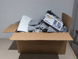 lot 102 image: ASSORTED BOX OF CURTAINS (15)