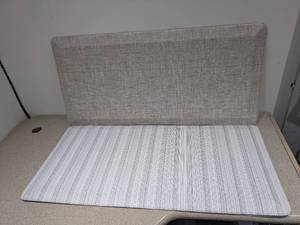 lot 134 image: 2 COMFORT GEL MATS