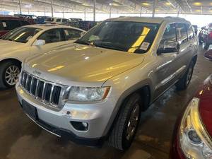lot 7 image: 2012 Jeep Grand Cherokee Limited 4x4