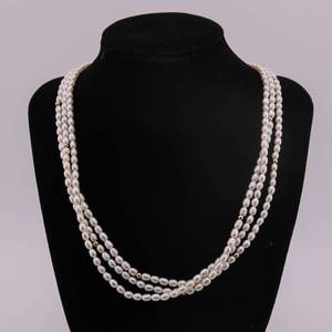 lot 9 image: Layered Pearl Necklace w 14K Clasp