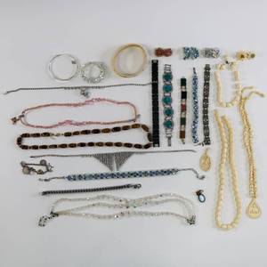 lot 77 image: Costume Jewelry Lot of Bracelets, Earrings & Necklaces