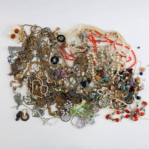 lot 65 image: Large Lot of Costume Jewelry