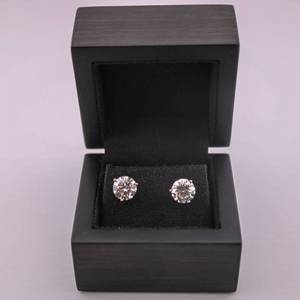 lot 20 image: 14k White Gold Diamond Stud Earrings (4.1tw)