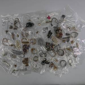 lot 51 image: Better Costume Jewelry Lot
