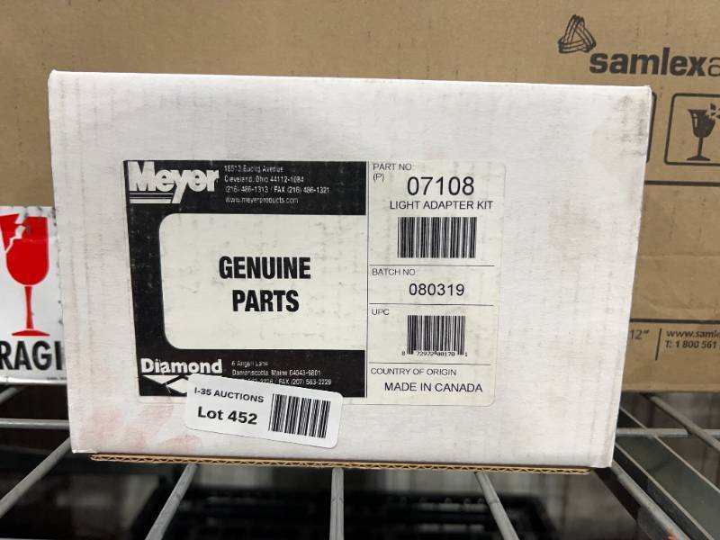 lot 9452 image: Meyer Light Adapter Kit (99-02 ChevyGMC)