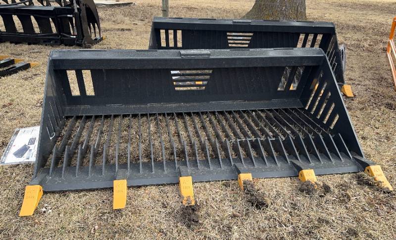 lot 1140 image: Landhonor 66 Rock Bucket (RB-14-66W)