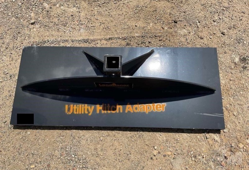 lot 1158 image: Landhonor Skid Steer Utility Hitch Adapter 2 Receiver (HL-UHA-3000LB)