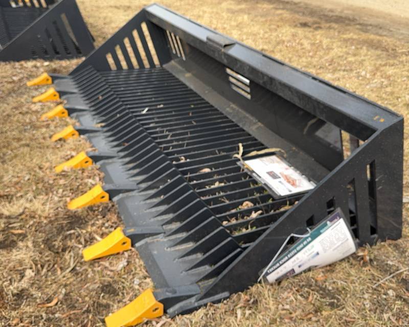 lot 1291 image: Landhonor 84 Rock Bucket (RB-14-84W)