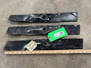 lot 9946 image: Mower Blades, John Deere
