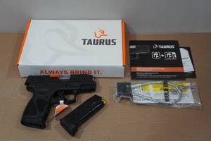 lot 1H image: NEW Taurus G3C 9mm Semi-Auto Pistol - 2 Magazines