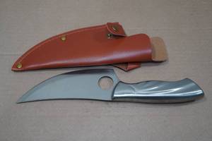 lot 22 image: Damascus Style Blade with Metal Handle Hunting Knife