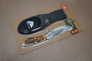 lot 24 image: Ozark Trail 7 Fixed Blade Knife