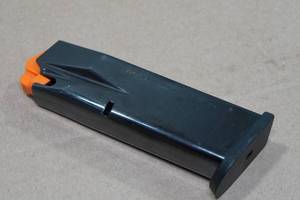 lot 29 image: Beretta .40 S&W Pistol Magazine