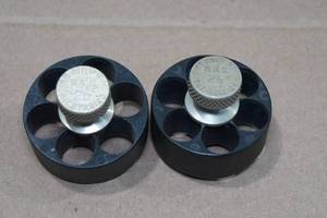 lot 31 image: 2 HKS 25 Revolver Speedloaders