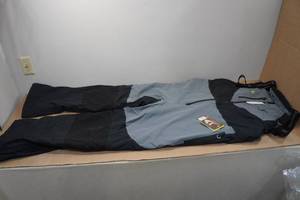 lot 72 image: Blackfish Gale Mens Stormskin Bibs -3XL