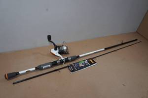 lot 79 image: Lews Hank Parker Speed Spin 2-Piece Combo Fishing Rod