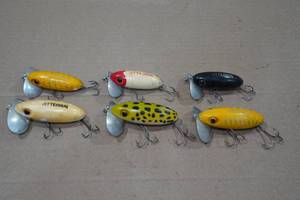 lot 91 image: 6 Vintage Jitterbug Lures