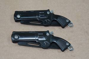 lot 98 image: 2 Pistol Folding Knives