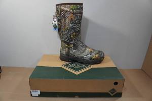 lot 135 image: Muck Boots Mens Arctic Grip Boots -Size 14