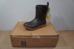 lot 137 image: Muck Boots Womens Muck Originals Pull on Boots -Size 5