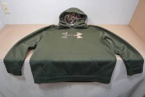 lot 191 image: Under Armor Mens Camo Sweat Shirt -3XL