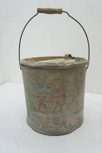 lot 3 image: Vintage Galvanized Minnow Bucket 9 tall 9.5 wide