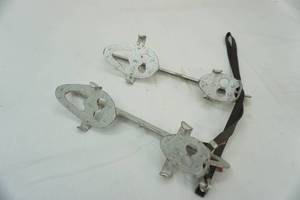lot 11 image: Vintage Strap on ice skates