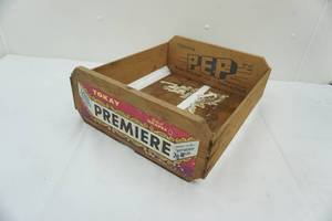 lot 32 image: wood crate Tokay PEP. 17.5x15.25