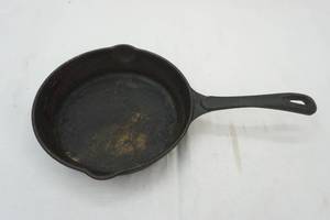 lot 38 image: cast iron pan 8 diameter