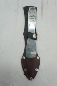 lot 45 image: Throwing Knife