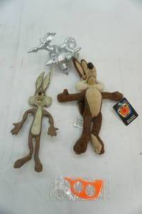 lot 58 image: Wile E Coyote toys
