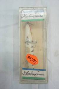 lot 93 image: Vintage Shakespeare Slim Jim - in original box
