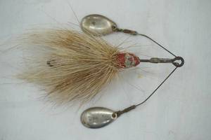 lot 112 image: Vintage Shannon 2 12 Fishing Lure