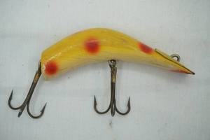 lot 113 image: Vintage Lazy Ike 4. Kautzky Fishing Lure.
