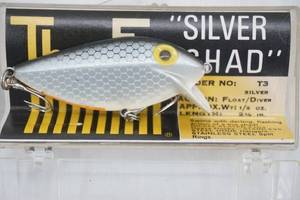 lot 128 image: Vintage Thin Fin Silver Shad in original packaging